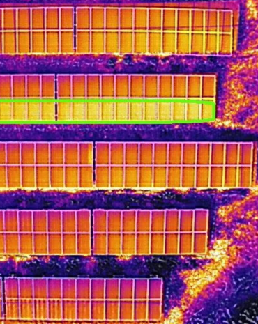 La caméra thermique des drones Icare permet de vérifier l'état de fonctionnement des panneaux solaires