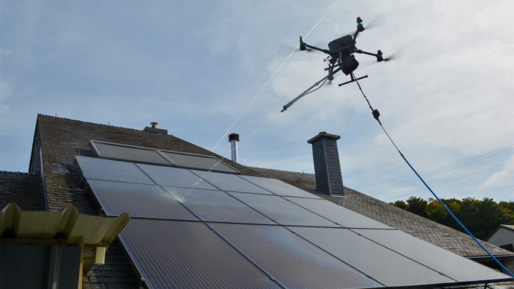 Nettoyer les panneaux solaires au printemps est important en Belgique