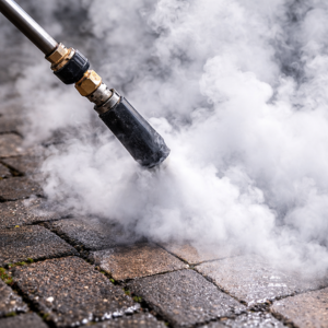 Nettoyage de pavés et klinkers à la vapeur haute température