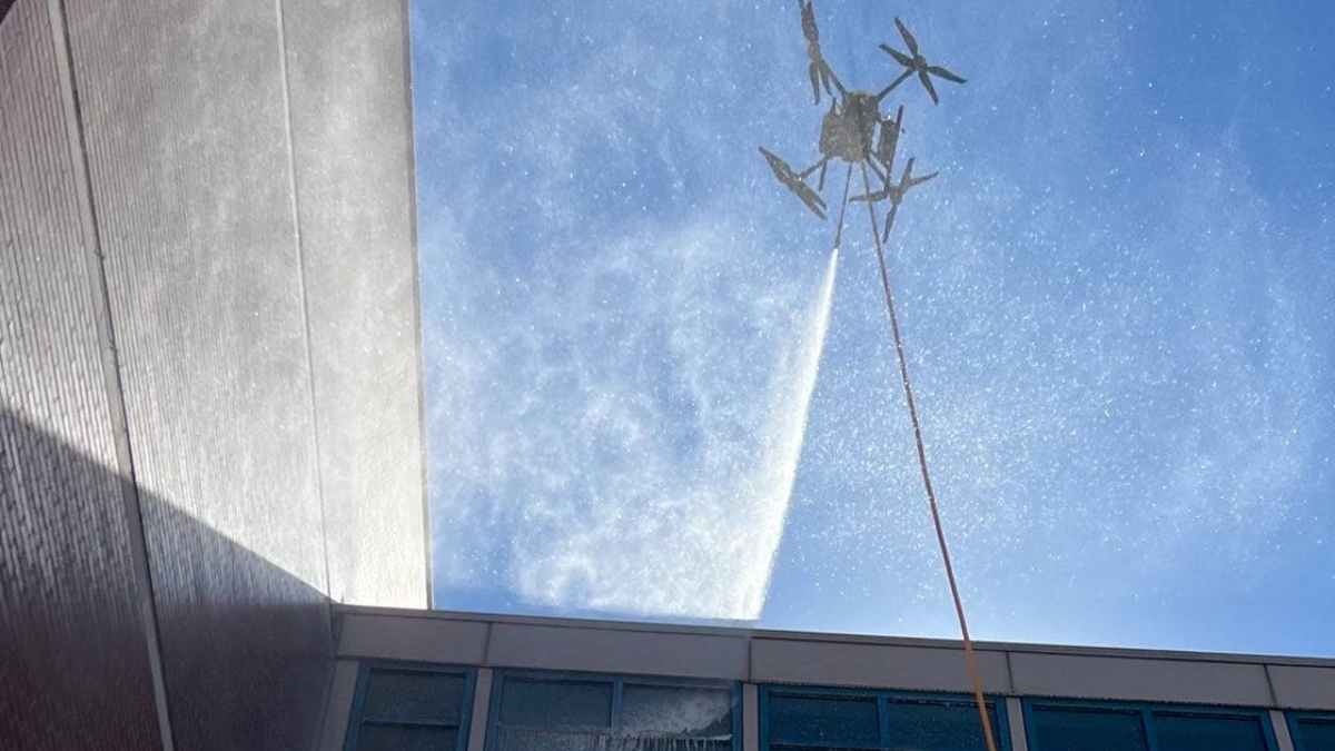 Drone, robot ou vapeur : quelles technologies pour nettoyer les bâtiments professionnels ?