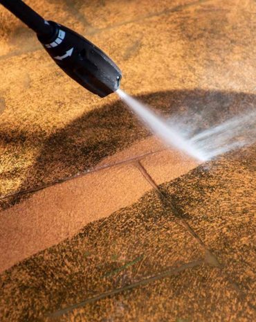 nettoyage de sols extérieurs pavés et klinkers au nettoyeur haute pression