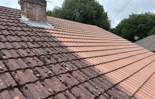 Nettoyage de toiture en Belgique par drone – tuiles traitées et protégées