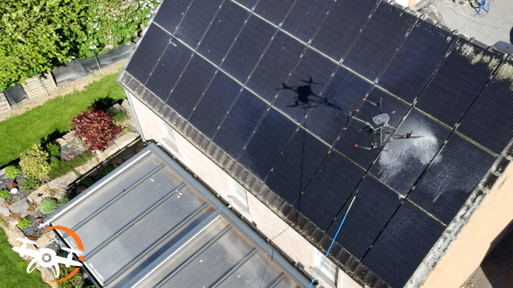 Nettoyage de panneaux solaires à Ohey, près d'Andenne