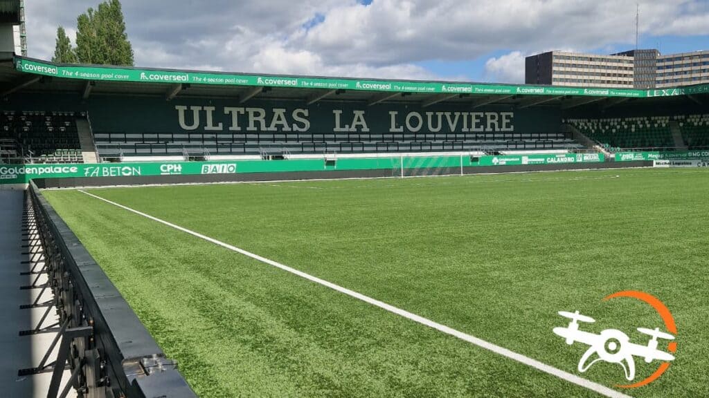 Icare Drone intervient pour le nettoyage des gradins du stade de la RAAL La Louvière, la EASI Arena